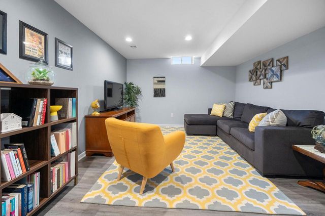 221 Arbor Point AVENUE, West Bend, WI 53095