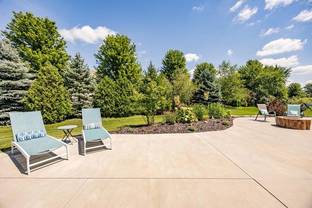 221 Arbor Point AVENUE, West Bend, WI 53095