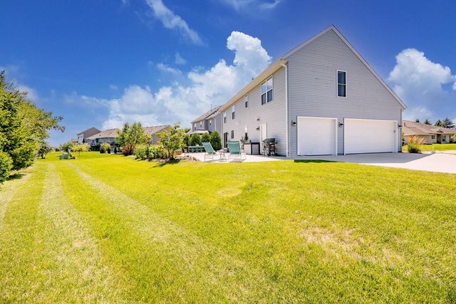 221 Arbor Point AVENUE, West Bend, WI 53095
