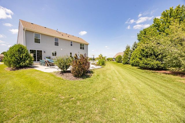 221 Arbor Point AVENUE, West Bend, WI 53095