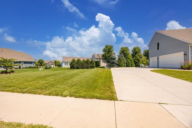 221 Arbor Point AVENUE, West Bend, WI 53095
