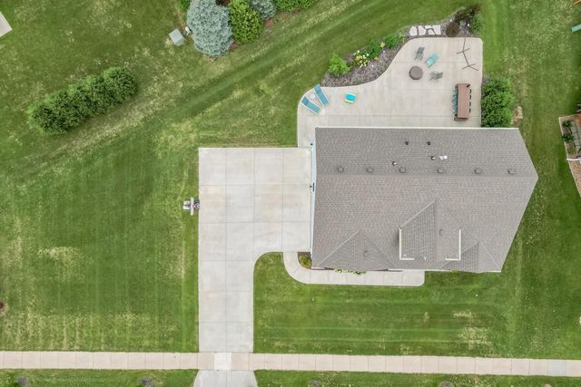 221 Arbor Point AVENUE, West Bend, WI 53095