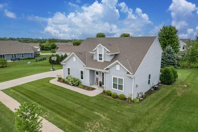 221 Arbor Point AVENUE, West Bend, WI 53095