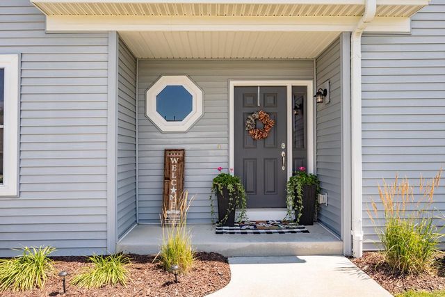 221 Arbor Point AVENUE, West Bend, WI 53095