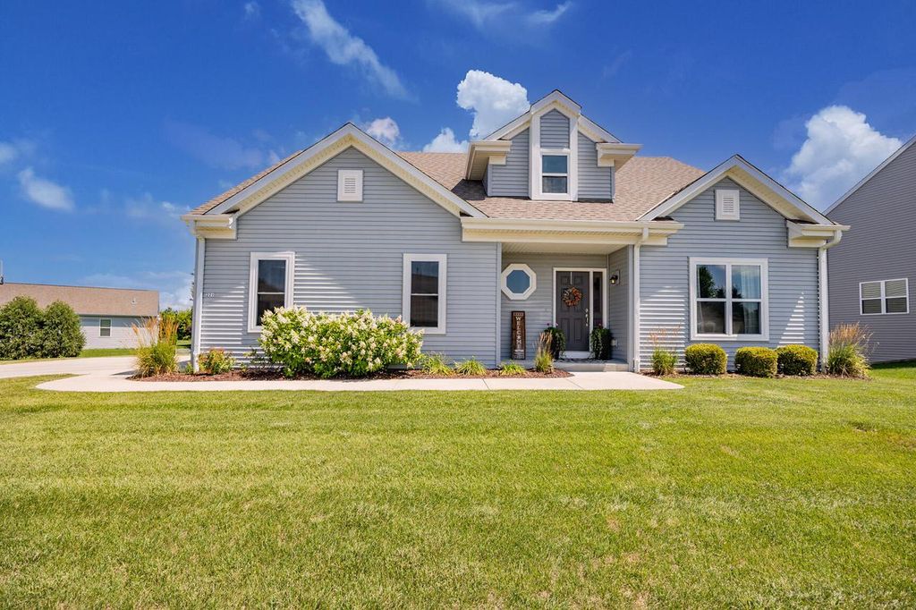 221 Arbor Point AVENUE, West Bend, WI 53095
