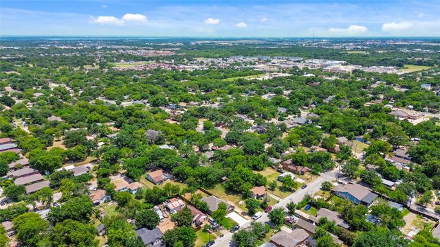 820 N Wood Street, Denton, TX 76209