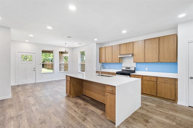 820 N Wood Street, Denton, TX 76209