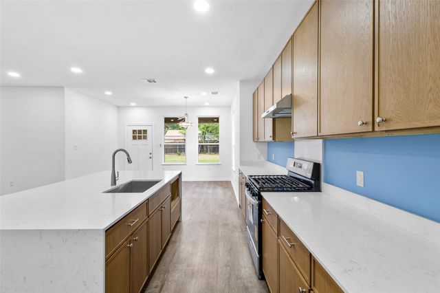 820 N Wood Street, Denton, TX 76209