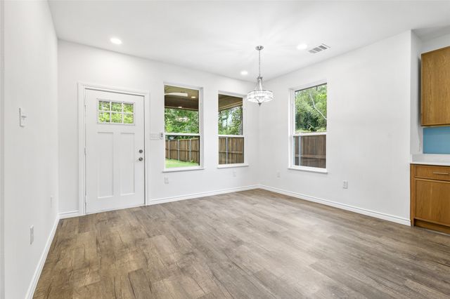 820 N Wood Street, Denton, TX 76209