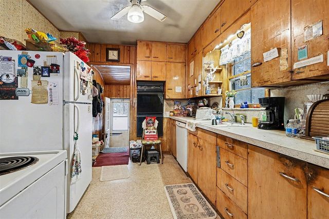 3633 Lakeshore Drive, Saint Joseph, MI 49085