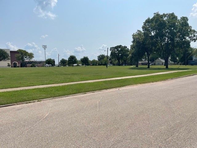 500 W Owings Street, Denison, TX 75020