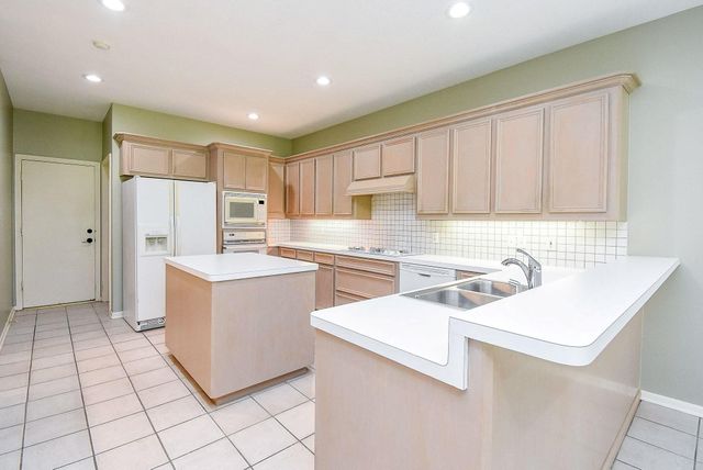 2926 Carnoustie Drive, Missouri City, TX 77459