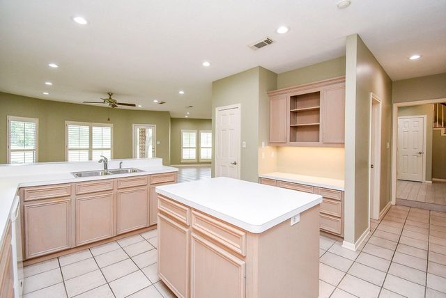 2926 Carnoustie Drive, Missouri City, TX 77459