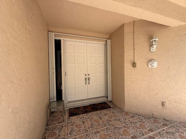 225 N Lakeshore Drive, Hypoluxo, FL 33462