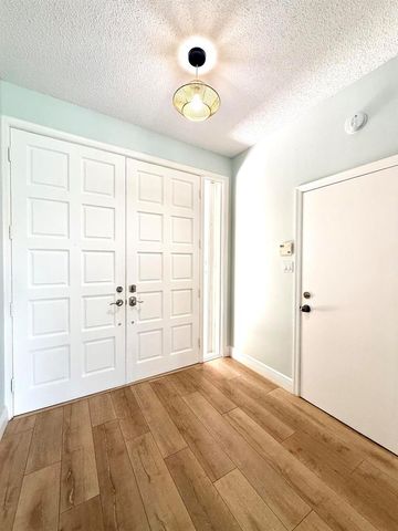 225 N Lakeshore Drive, Hypoluxo, FL 33462