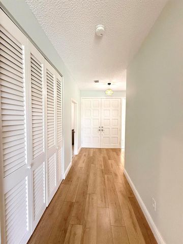 225 N Lakeshore Drive, Hypoluxo, FL 33462