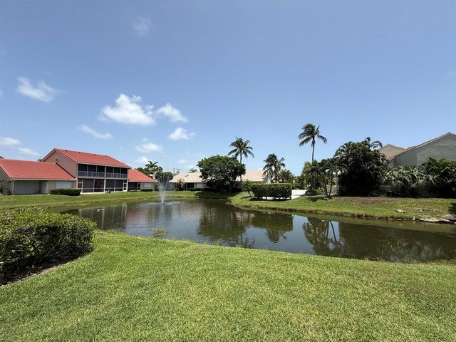225 N Lakeshore Drive, Hypoluxo, FL 33462