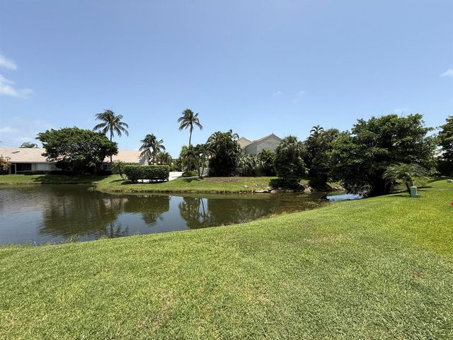 225 N Lakeshore Drive, Hypoluxo, FL 33462