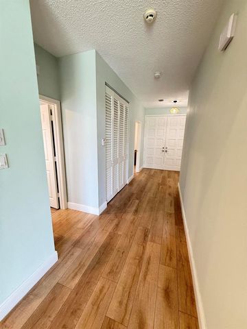225 N Lakeshore Drive, Hypoluxo, FL 33462