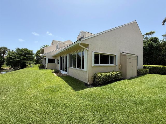 225 N Lakeshore Drive, Hypoluxo, FL 33462