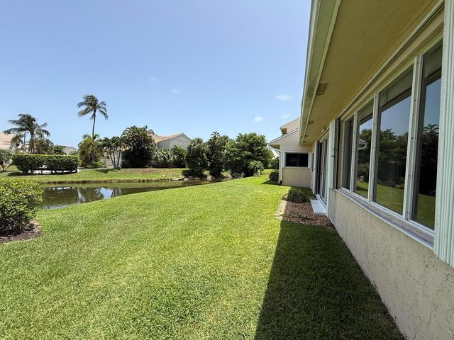 225 N Lakeshore Drive, Hypoluxo, FL 33462