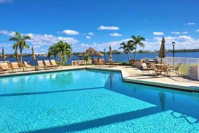 225 N Lakeshore Drive, Hypoluxo, FL 33462