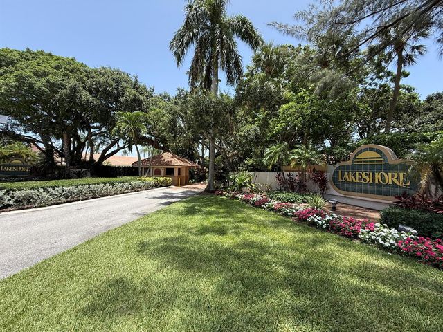225 N Lakeshore Drive, Hypoluxo, FL 33462