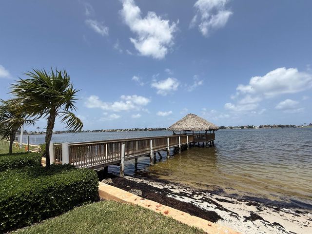 225 N Lakeshore Drive, Hypoluxo, FL 33462