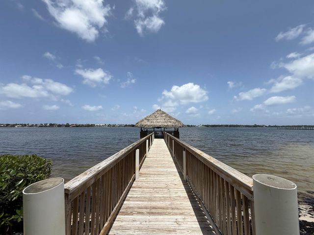 225 N Lakeshore Drive, Hypoluxo, FL 33462