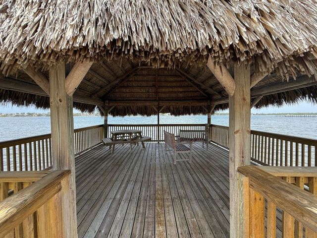225 N Lakeshore Drive, Hypoluxo, FL 33462
