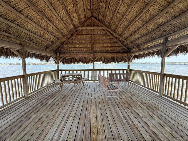 225 N Lakeshore Drive, Hypoluxo, FL 33462