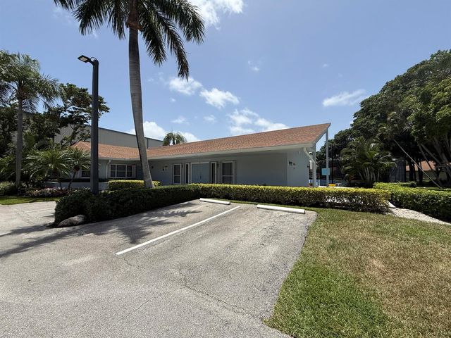 225 N Lakeshore Drive, Hypoluxo, FL 33462