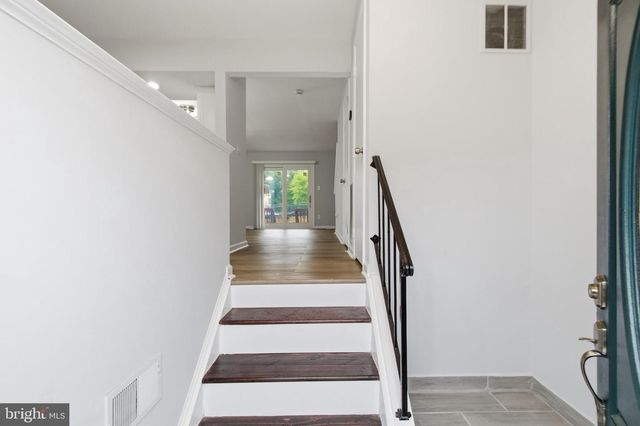 2012 DARLINGTON LOOP, Woodbridge, VA 22191