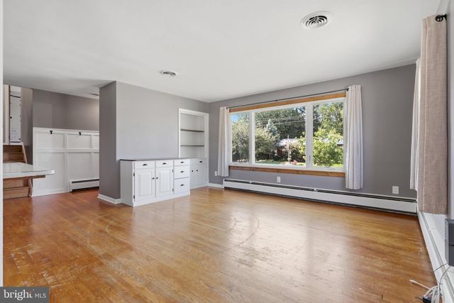 285 DILLER RD, Hanover, PA 17331