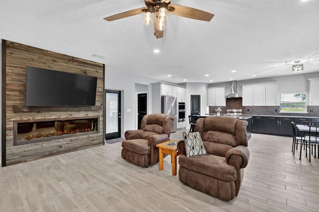 22431 LOOP ROAD, Groveland, FL 34736