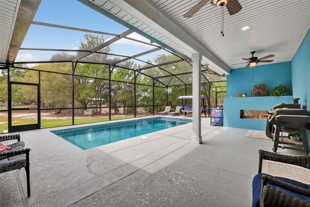 22431 LOOP ROAD, Groveland, FL 34736