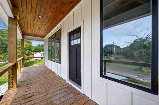 165 Thurman Avenue, Bridge City, TX 77611