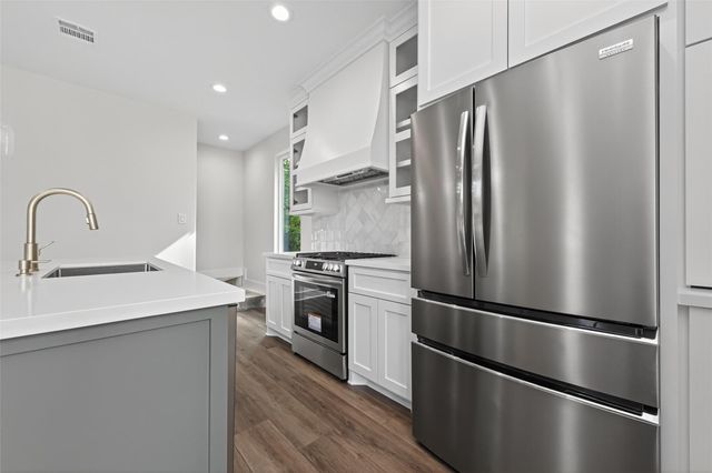 165 Thurman Avenue, Bridge City, TX 77611