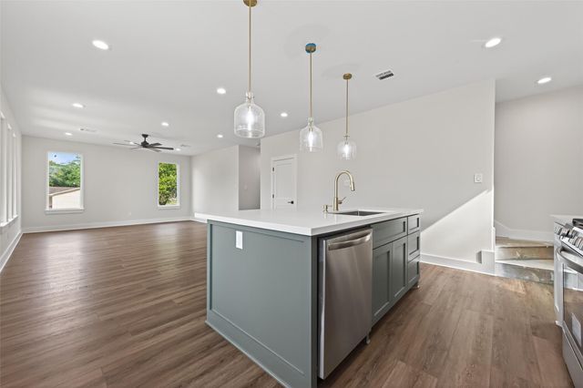 165 Thurman Avenue, Bridge City, TX 77611