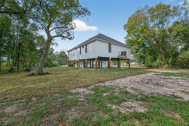165 Thurman Avenue, Bridge City, TX 77611
