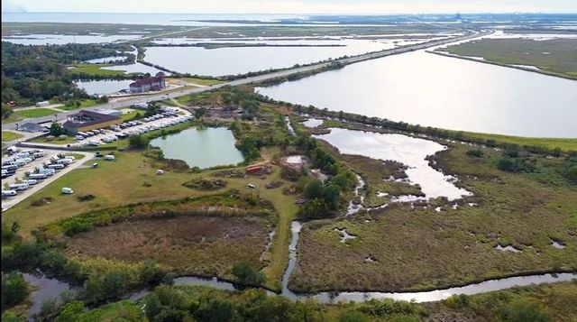 165 Thurman Avenue, Bridge City, TX 77611