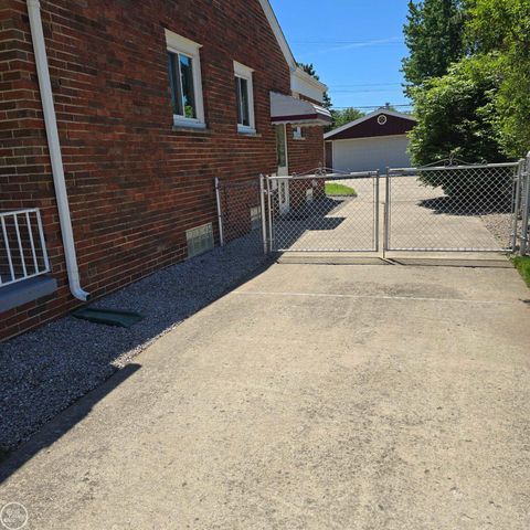 16084 Hauss Avenue, Eastpointe, MI 48021