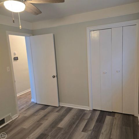 16084 Hauss Avenue, Eastpointe, MI 48021