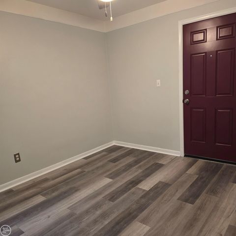 16084 Hauss Avenue, Eastpointe, MI 48021