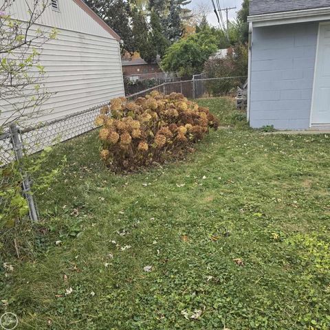 16084 Hauss Avenue, Eastpointe, MI 48021