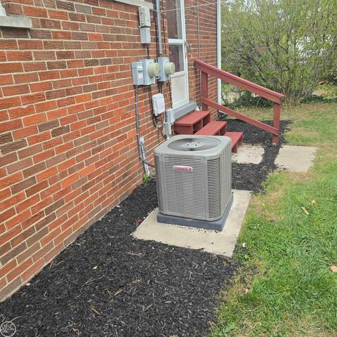 16084 Hauss Avenue, Eastpointe, MI 48021