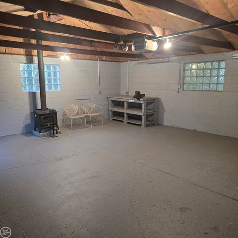 16084 Hauss Avenue, Eastpointe, MI 48021