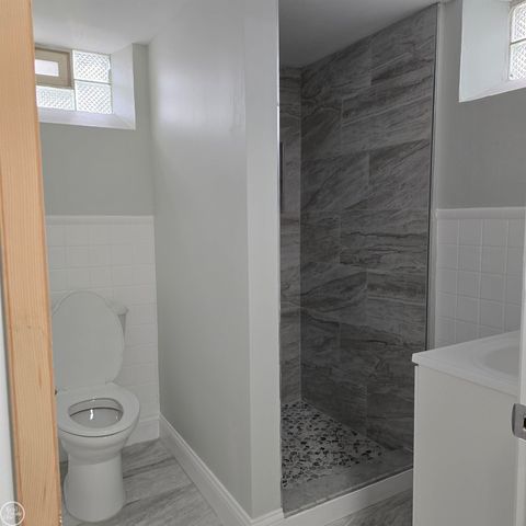 16084 Hauss Avenue, Eastpointe, MI 48021