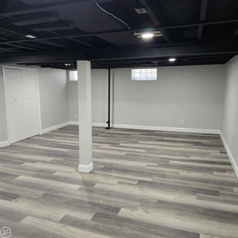 16084 Hauss Avenue, Eastpointe, MI 48021