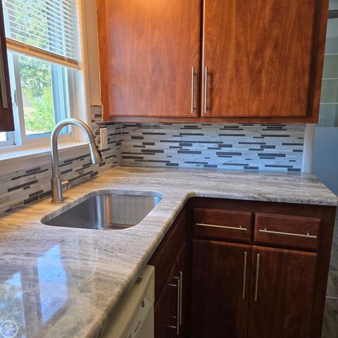 16084 Hauss Avenue, Eastpointe, MI 48021